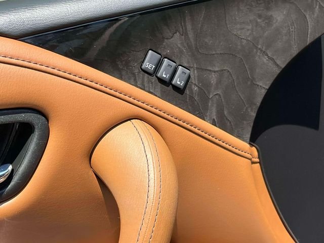 Used 2018 Beige INFINITI Base image 32