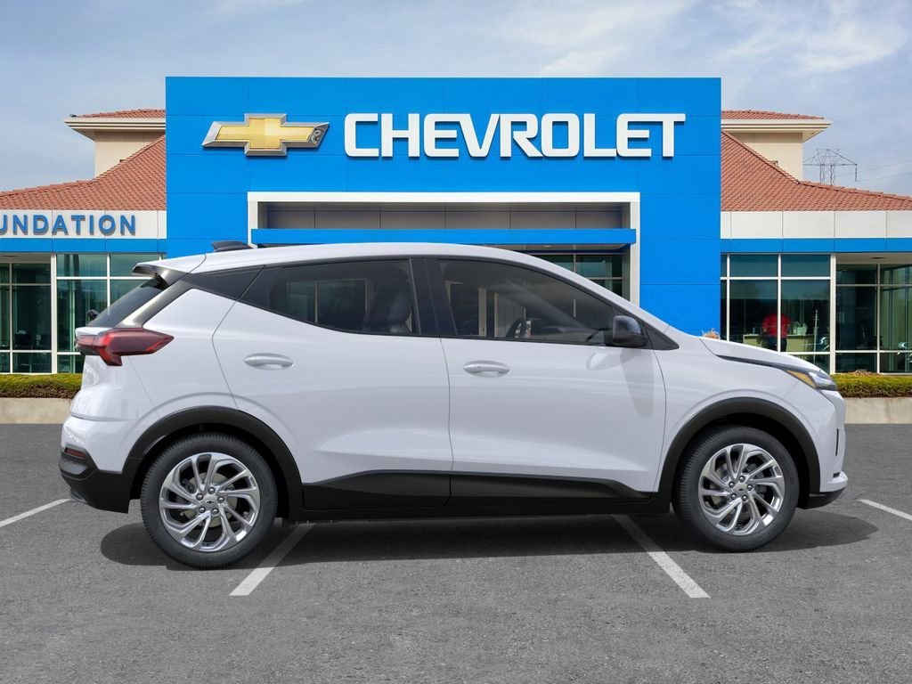 New 2027 Summit White Chevrolet LT image 5