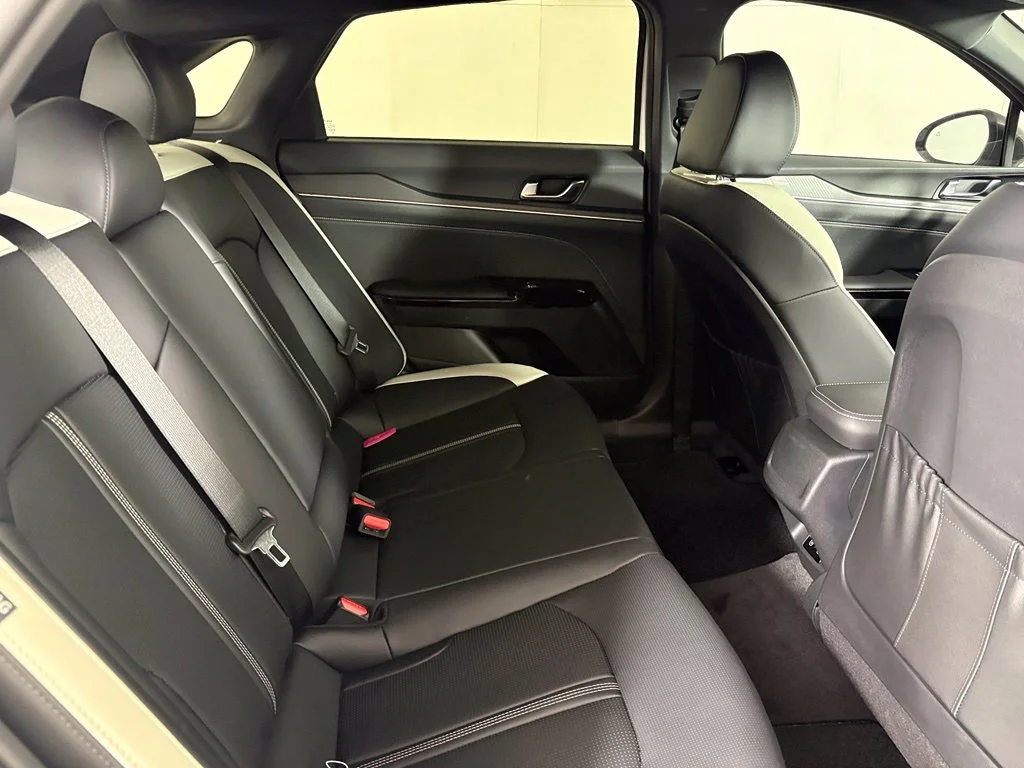 New 2027 White Kia GT-Line image 17