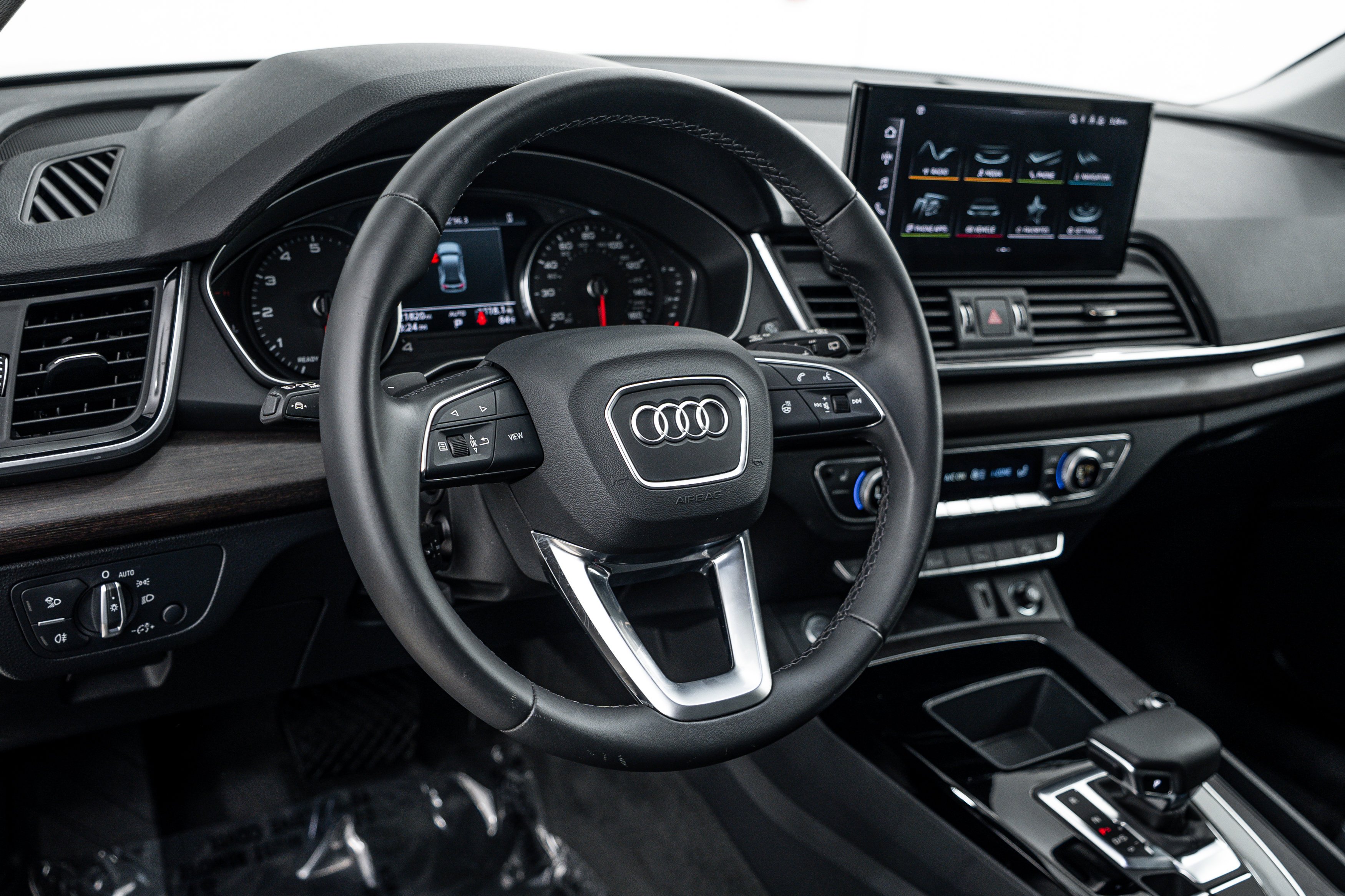 Certified Used 2023 Mythos Black Metallic Audi S line Premium image 9