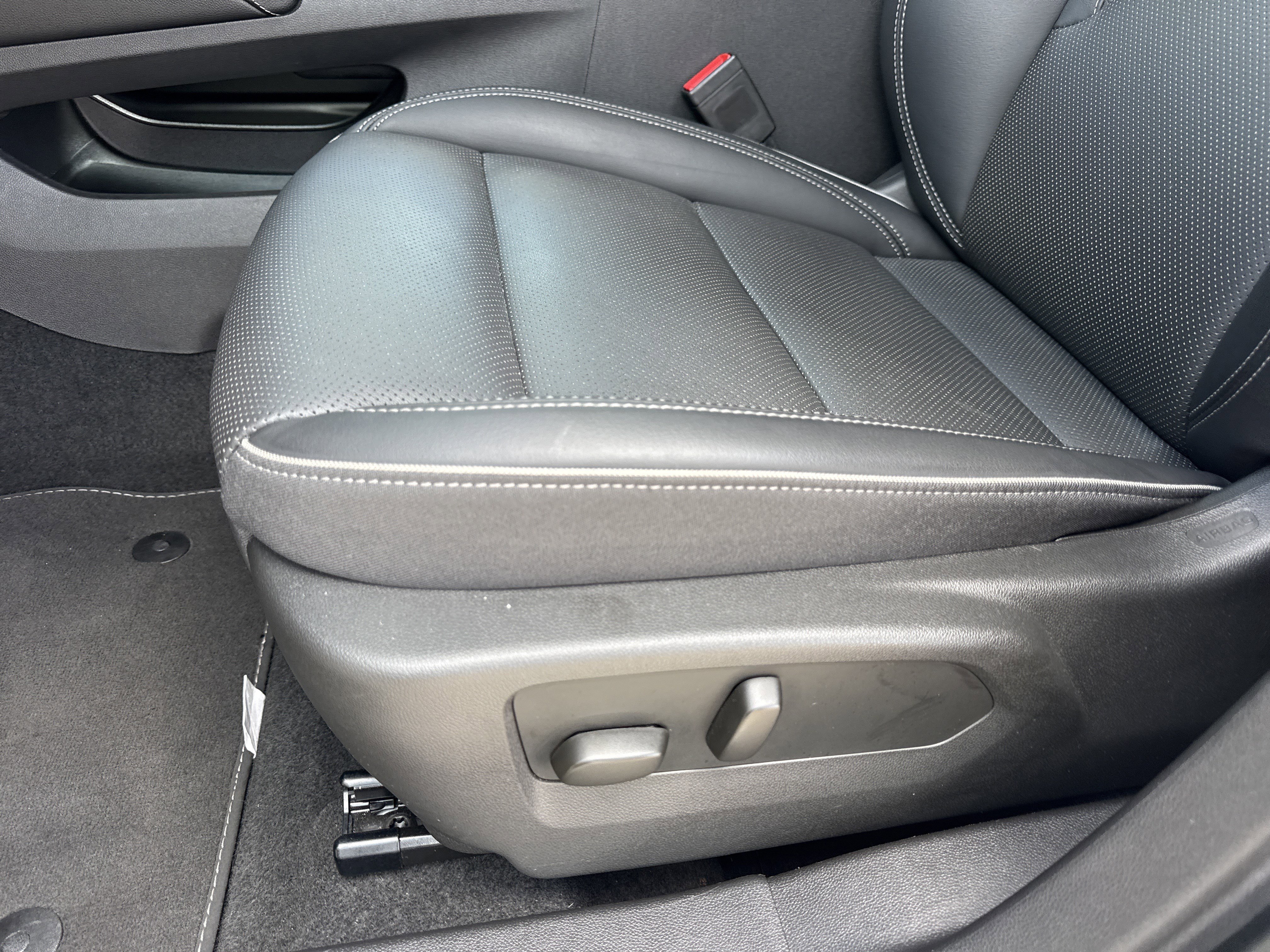 2023 Buick Envision Essence - Photo 12