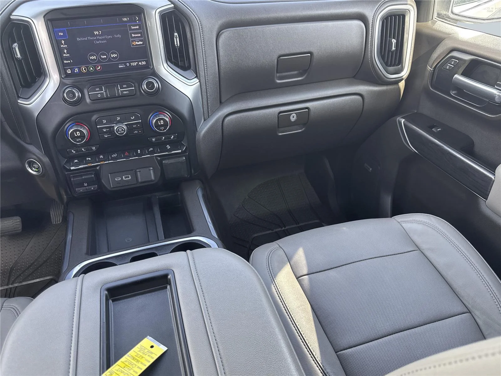 Used 2019 IRIDESCENT PEARL TRICOAT Chevrolet LTZ image 16