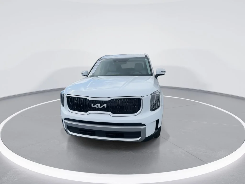 Used 2024 White Kia EX image 3