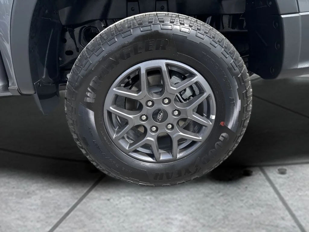 Used 2025 Gray Ford XLT image 33