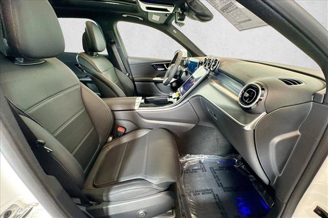 New 2026 Polar White Mercedes-Benz GLC 300 image 56