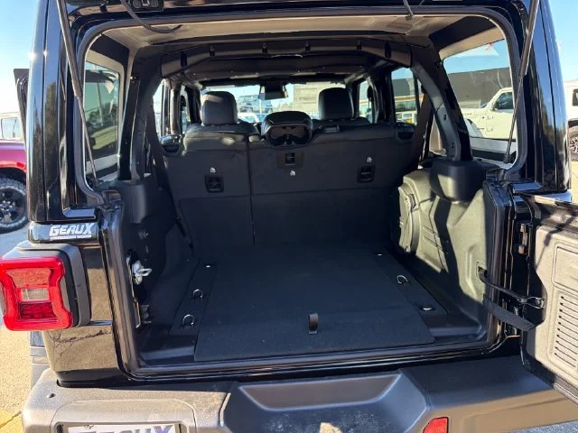 New 2027 Black Clear-Coat Paint Jeep Rubicon X image 11