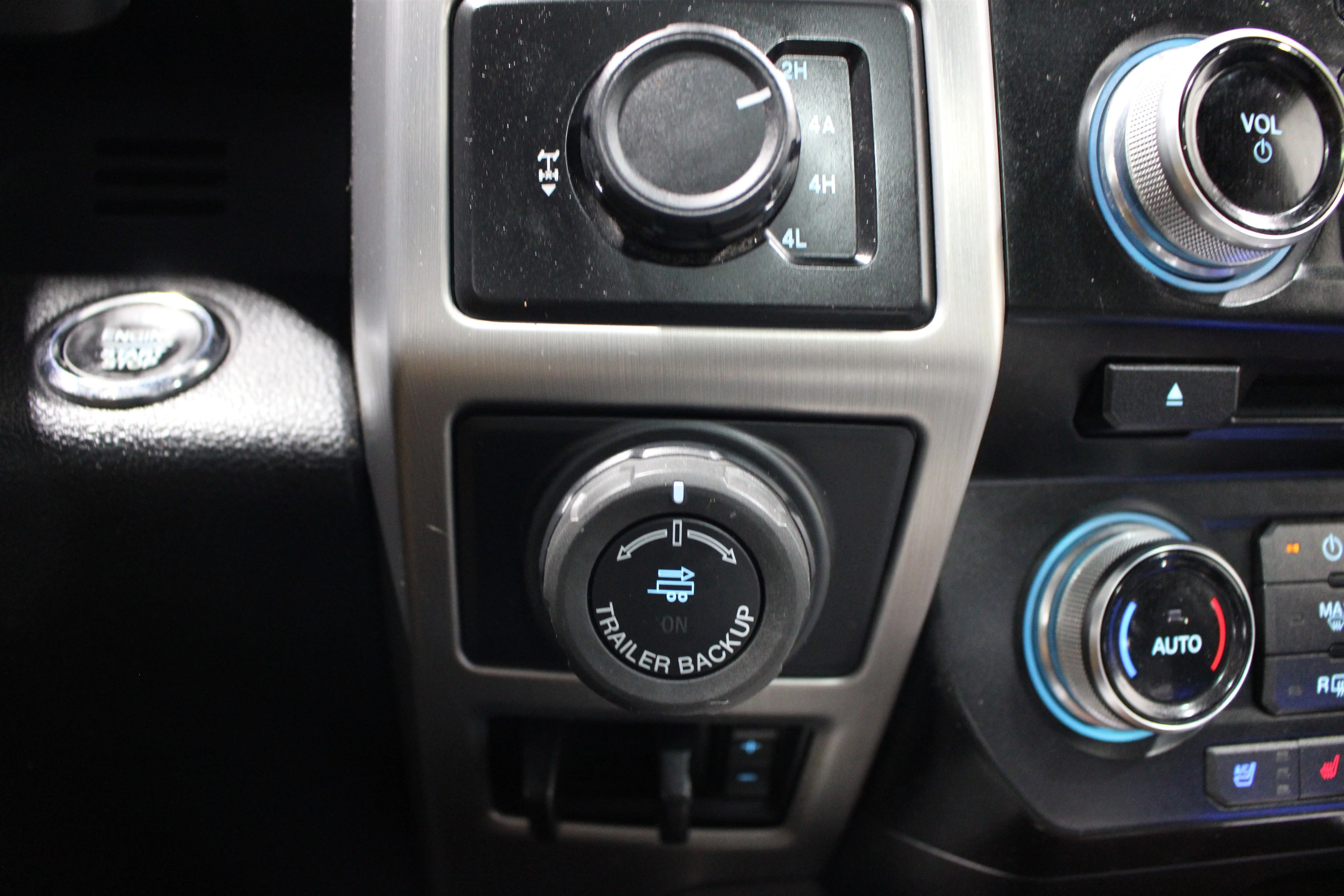2016 Ford F-150 Platinum - Photo 17