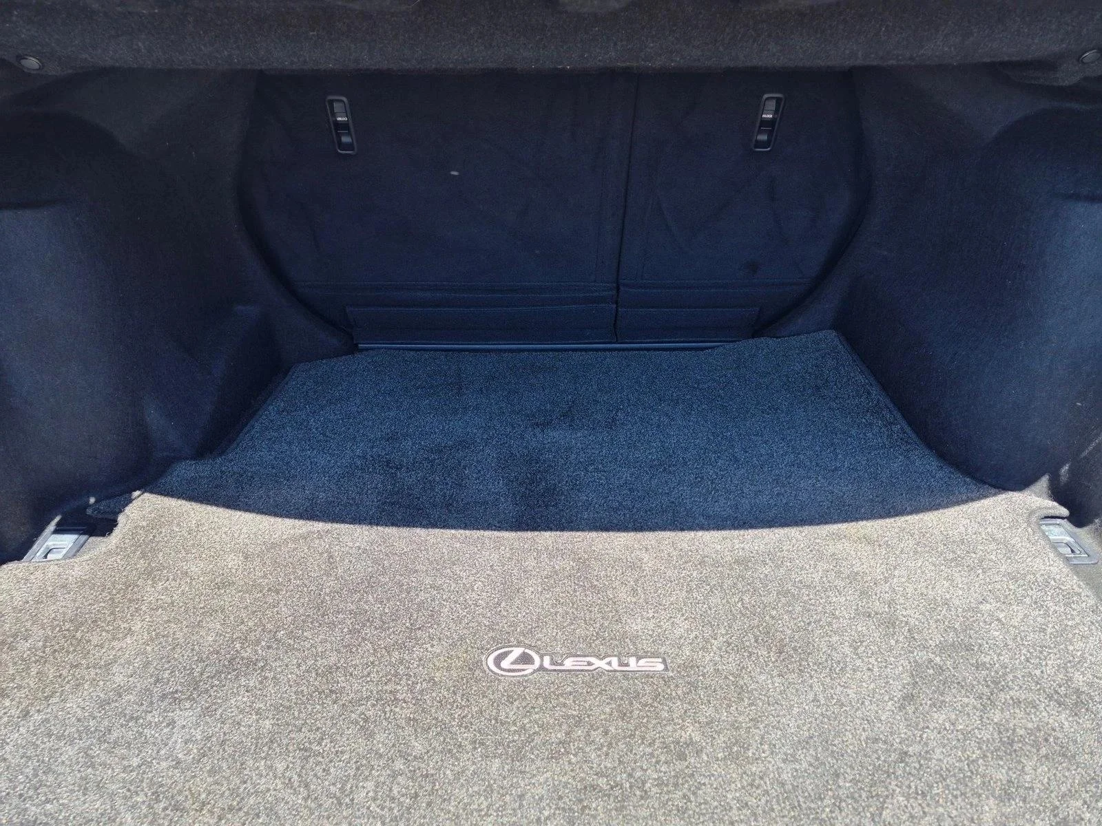 Used 2014 Obsidian Lexus  image 6