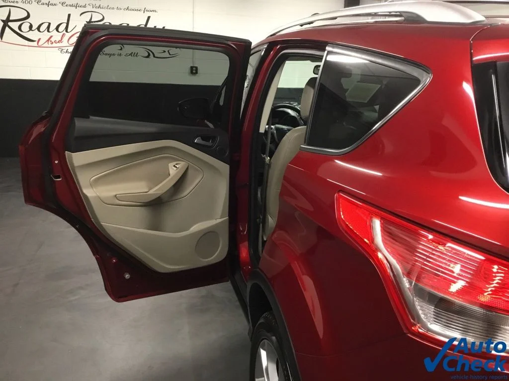 Used 2014 Red Ford Titanium image 27