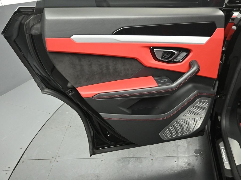 2021 LAMBORGHINI URUS - Image 23