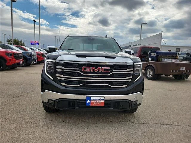 New 2026 Onyx Black GMC SLT image 8