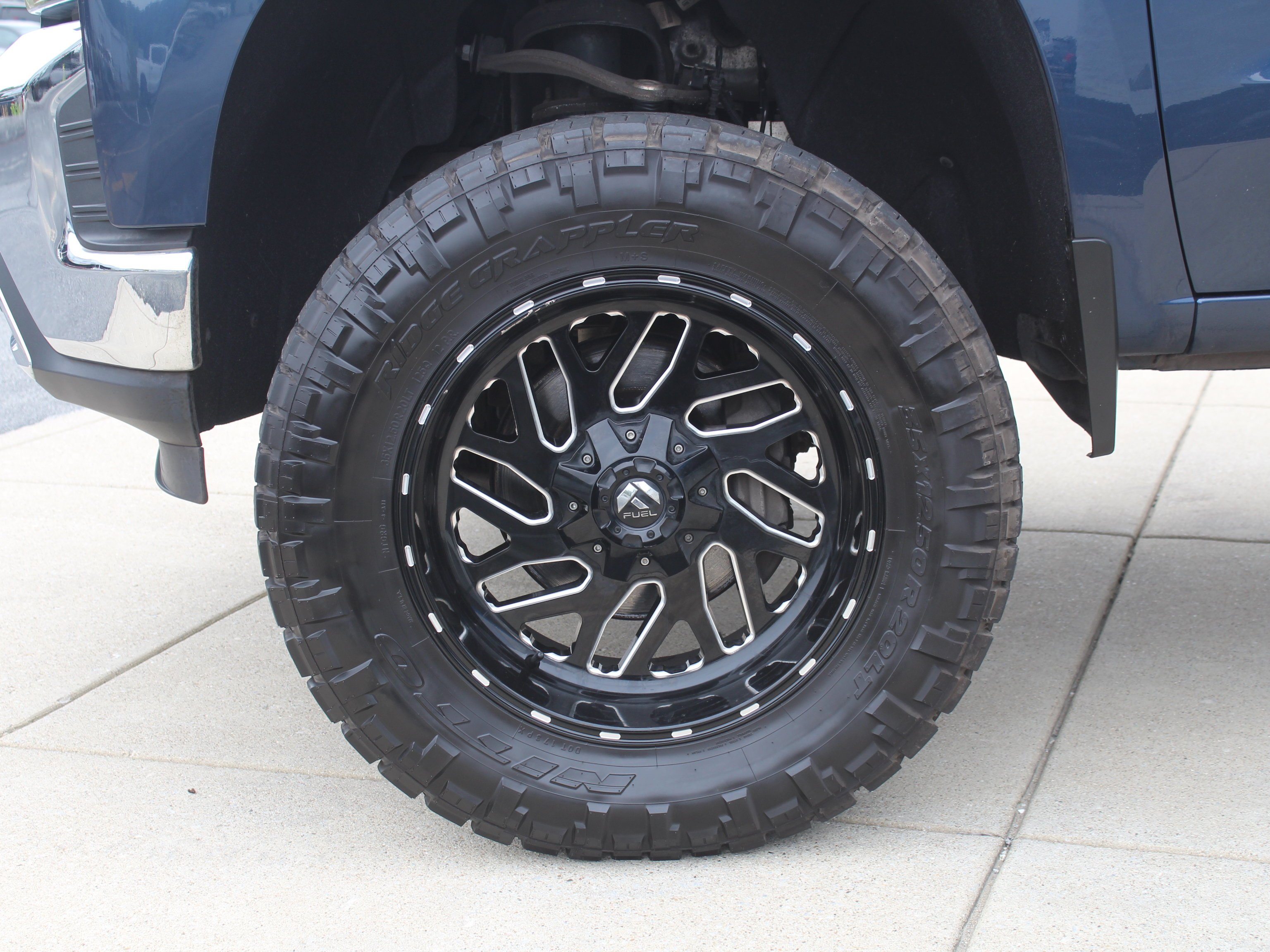 Used 2021 NORTHSKY BLUE METALLIC Chevrolet LTZ image 32