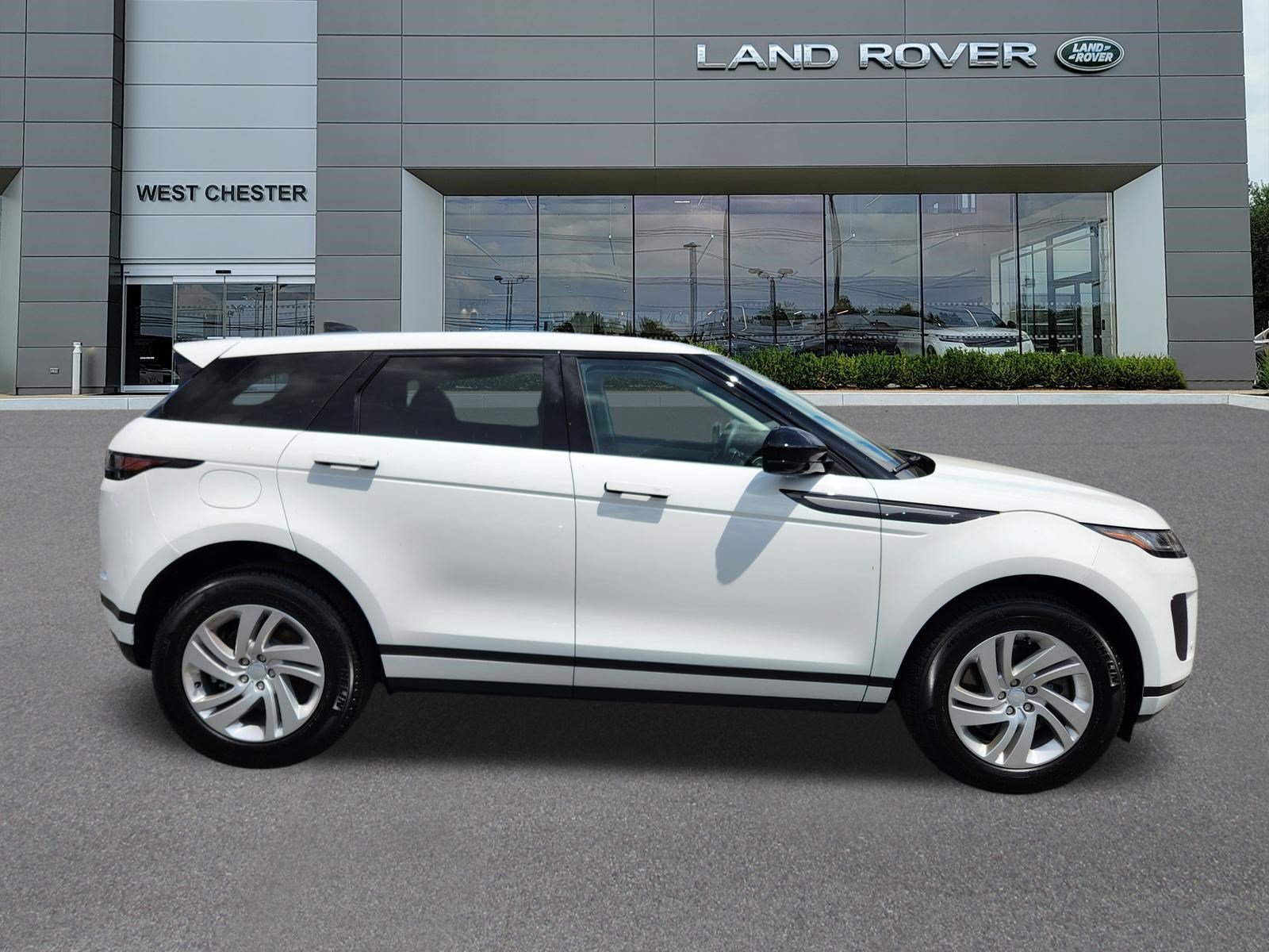 Used 2025 Fuji White Land Rover S image 6