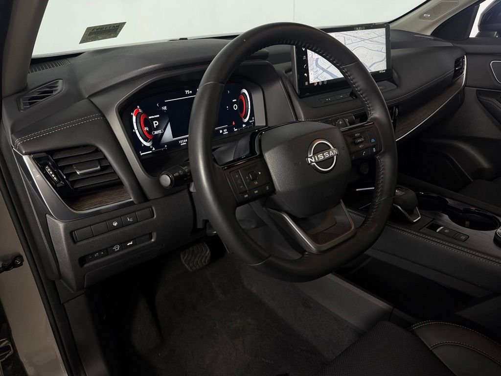 Used 2026 Gold Nissan Platinum image 23
