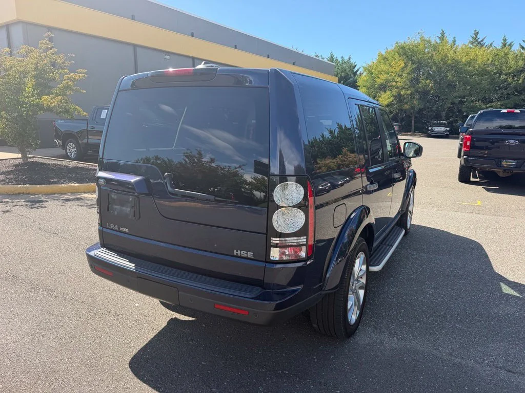 Used 2016 Blue Land Rover HSE image 8