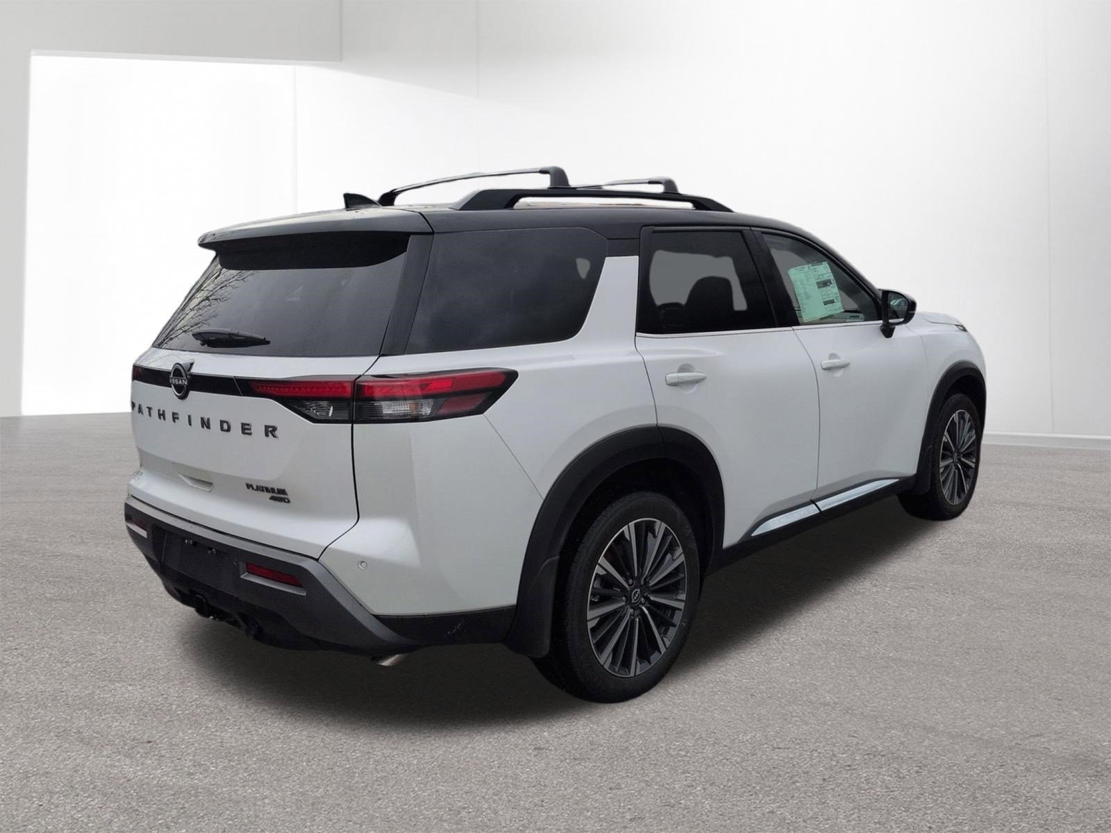 New 2026 Everest White Pearl TriCoat / Super Black Two-tone Nissan Platinum image 5