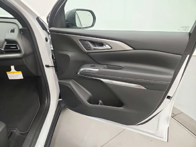 2027 Chevrolet Traverse LT - Photo 26