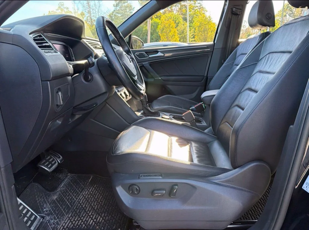 Used 2020 Black Volkswagen 2.0T SEL Premium R-Line image 5