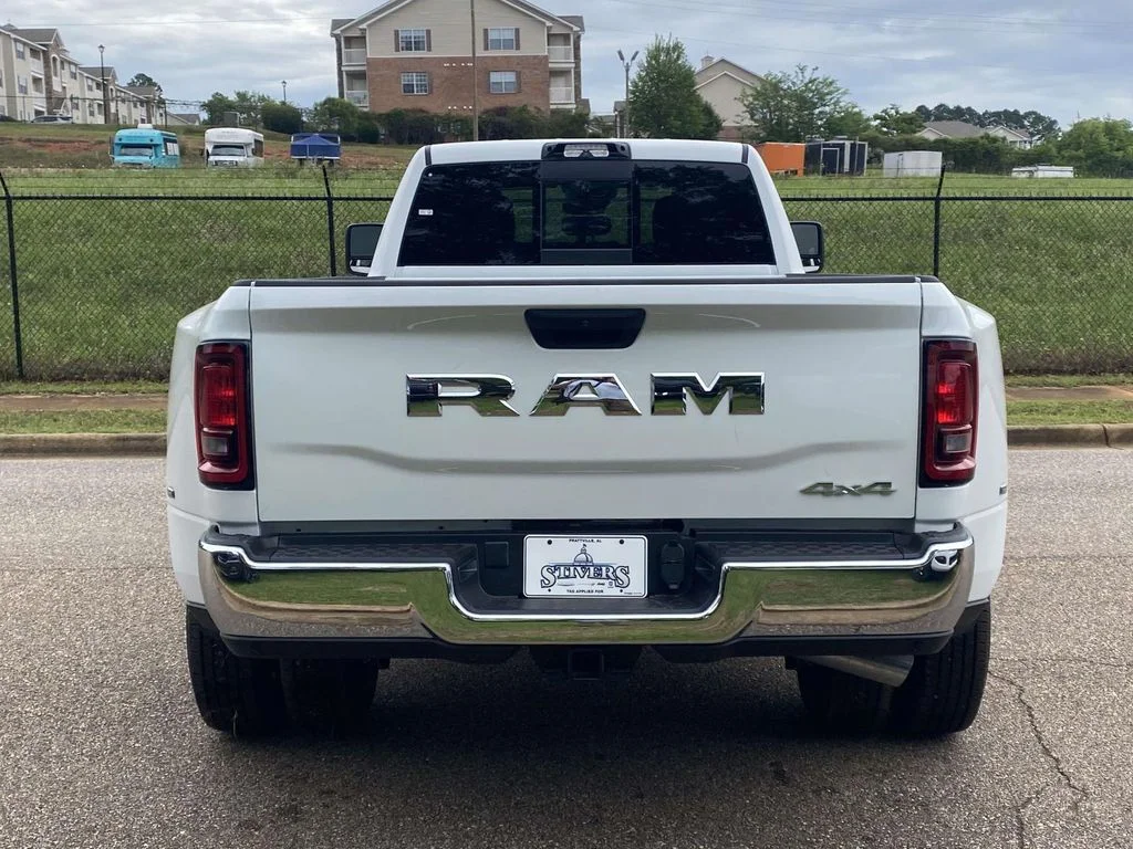 New 2026 Bright White Clear-Coat Exterior Paint RAM Tradesman image 6