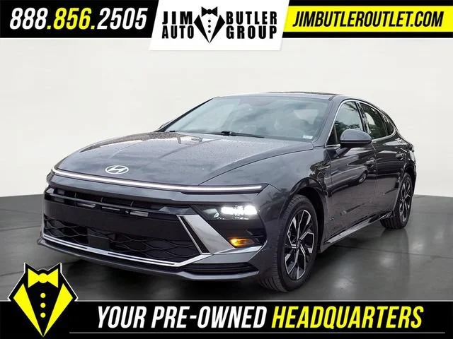 Used 2024  Hyundai SEL image 1