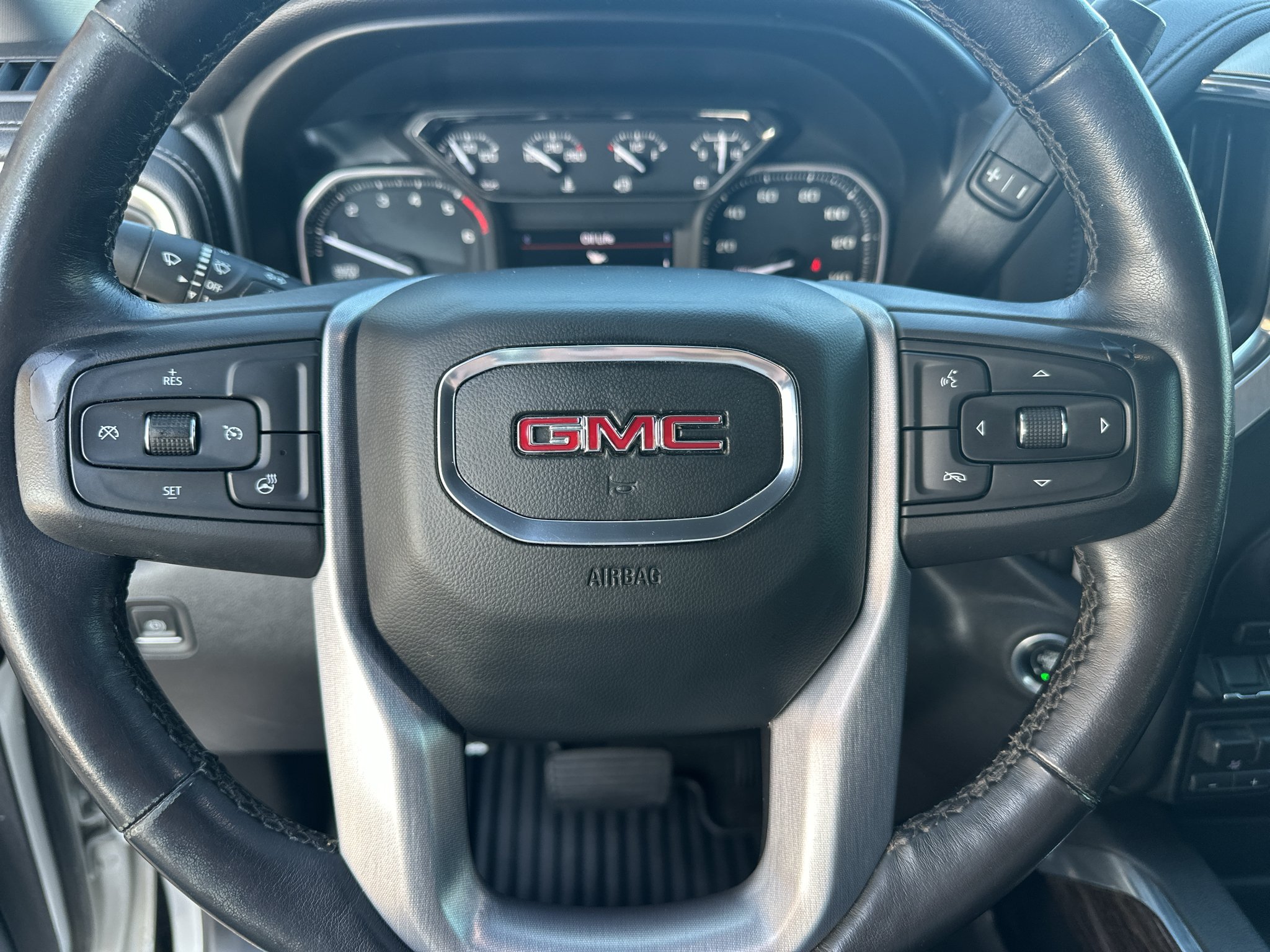 Used 2021 Quicksilver Metallic GMC Elevation image 18