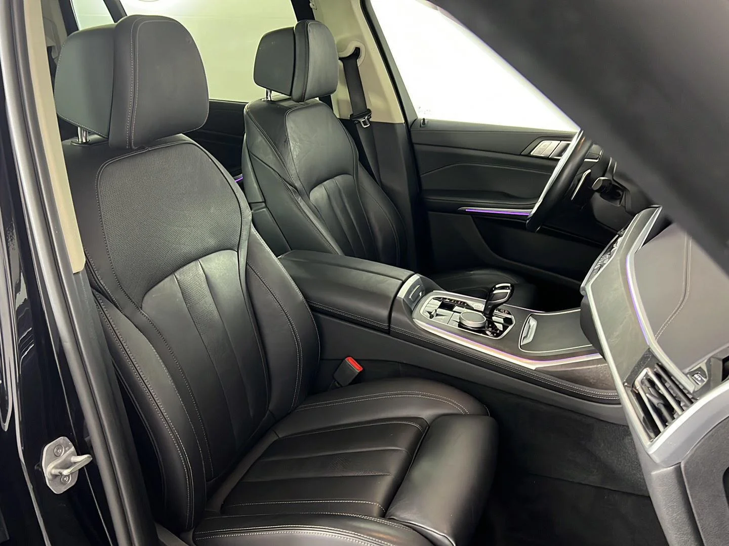 Used 2022 Black Sapphire Metallic BMW xDrive40i image 24