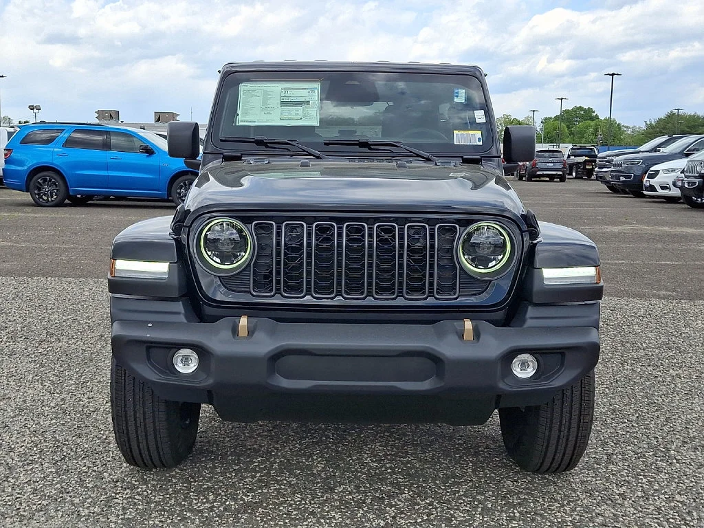 New 2026 Black Clear-Coat Exterior Paint Jeep 85th Anniversary image 2