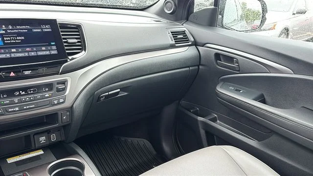 Used 2023 Silver Honda EX-L image 26
