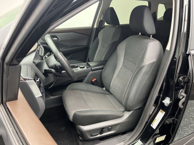 Used 2023 Super Black Nissan SV image 8