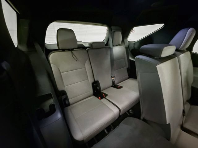 Used 2025 Summit White Chevrolet LT image 33