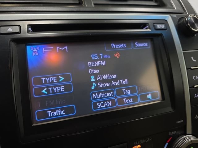 Used 2012 White Toyota XLE image 21