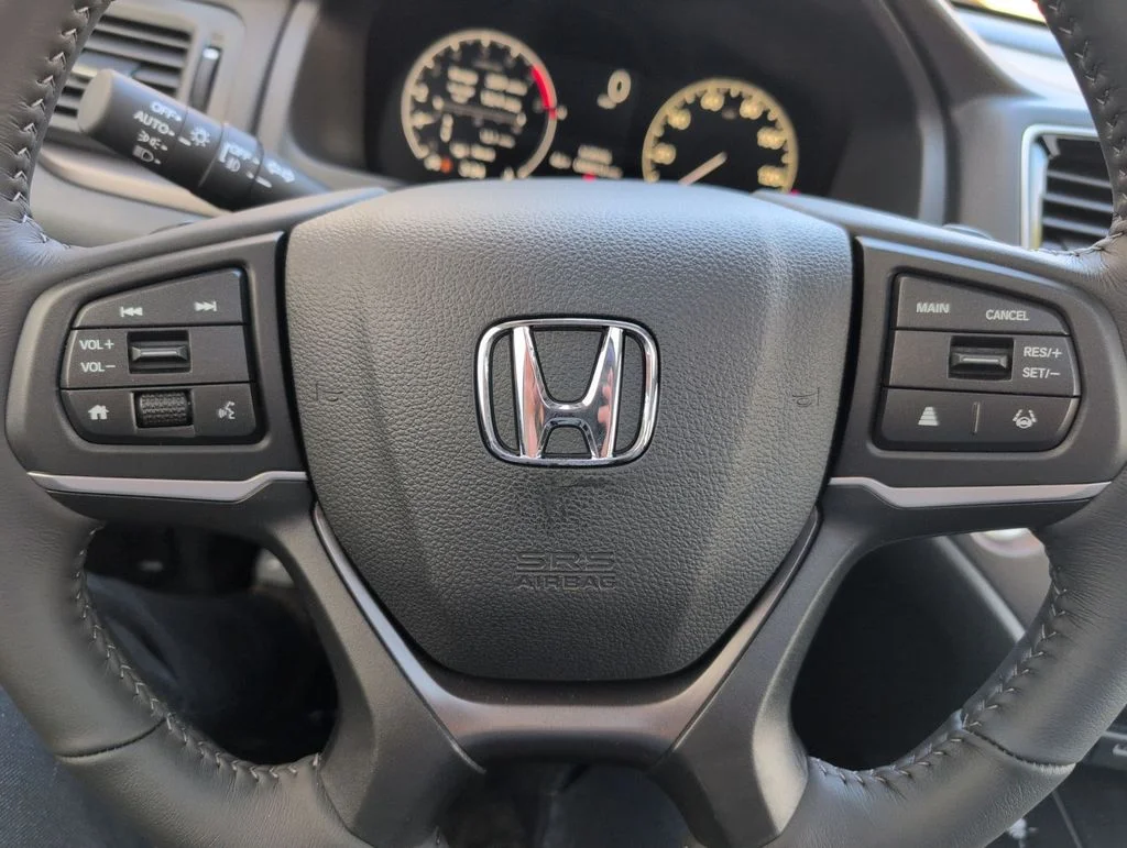 New 2026 Solar Silver Metallic Honda RTL image 17