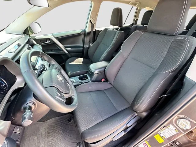 Used 2018 Gray Toyota XLE image 20