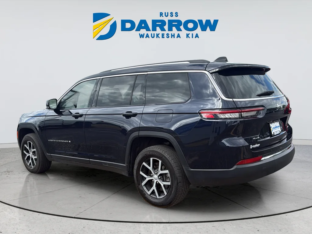 Used 2023 Black Jeep Limited image 3