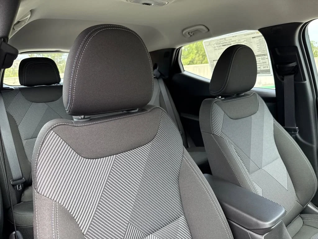 New 2027 Summit White Chevrolet LT image 10