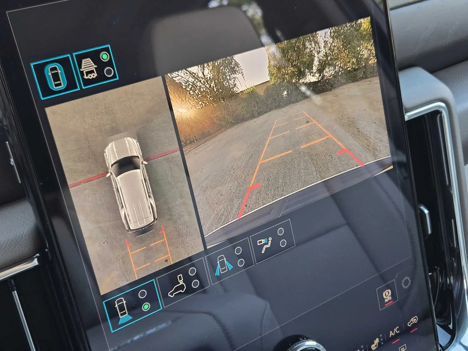 2027 GMC Yukon Denali - Photo 12
