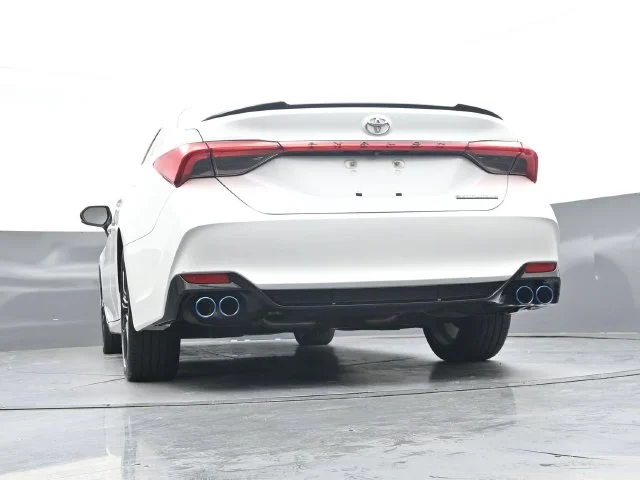 Used 2019 Pearl Toyota Touring image 34