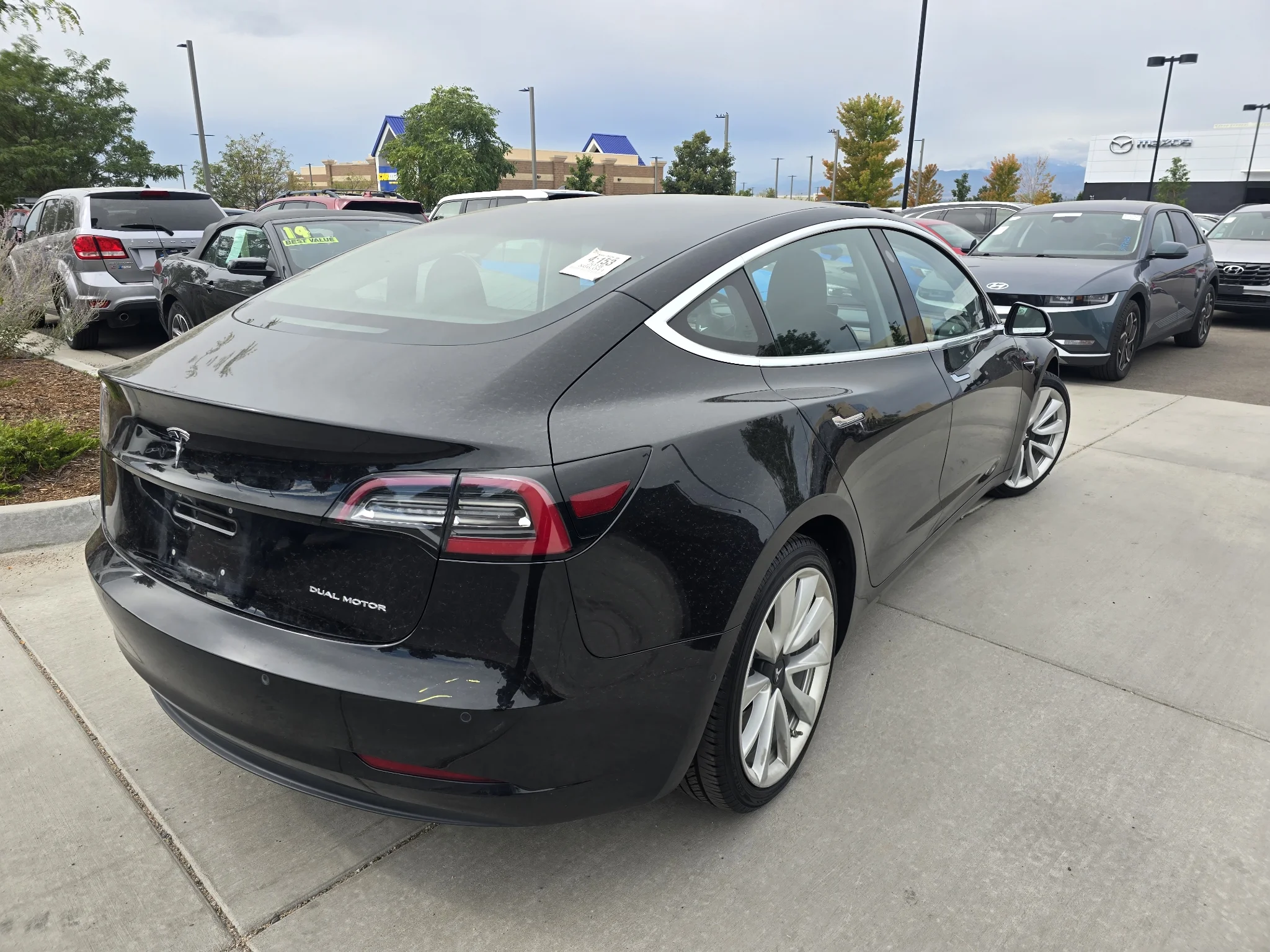 Used 2018 Deep Blue Metallic Tesla Long Range Battery image 5
