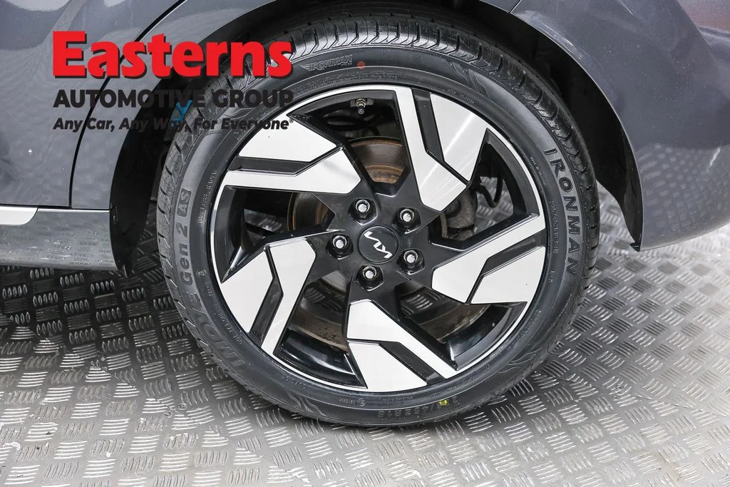 Used 2023 Gray Kia GT-Line image 8