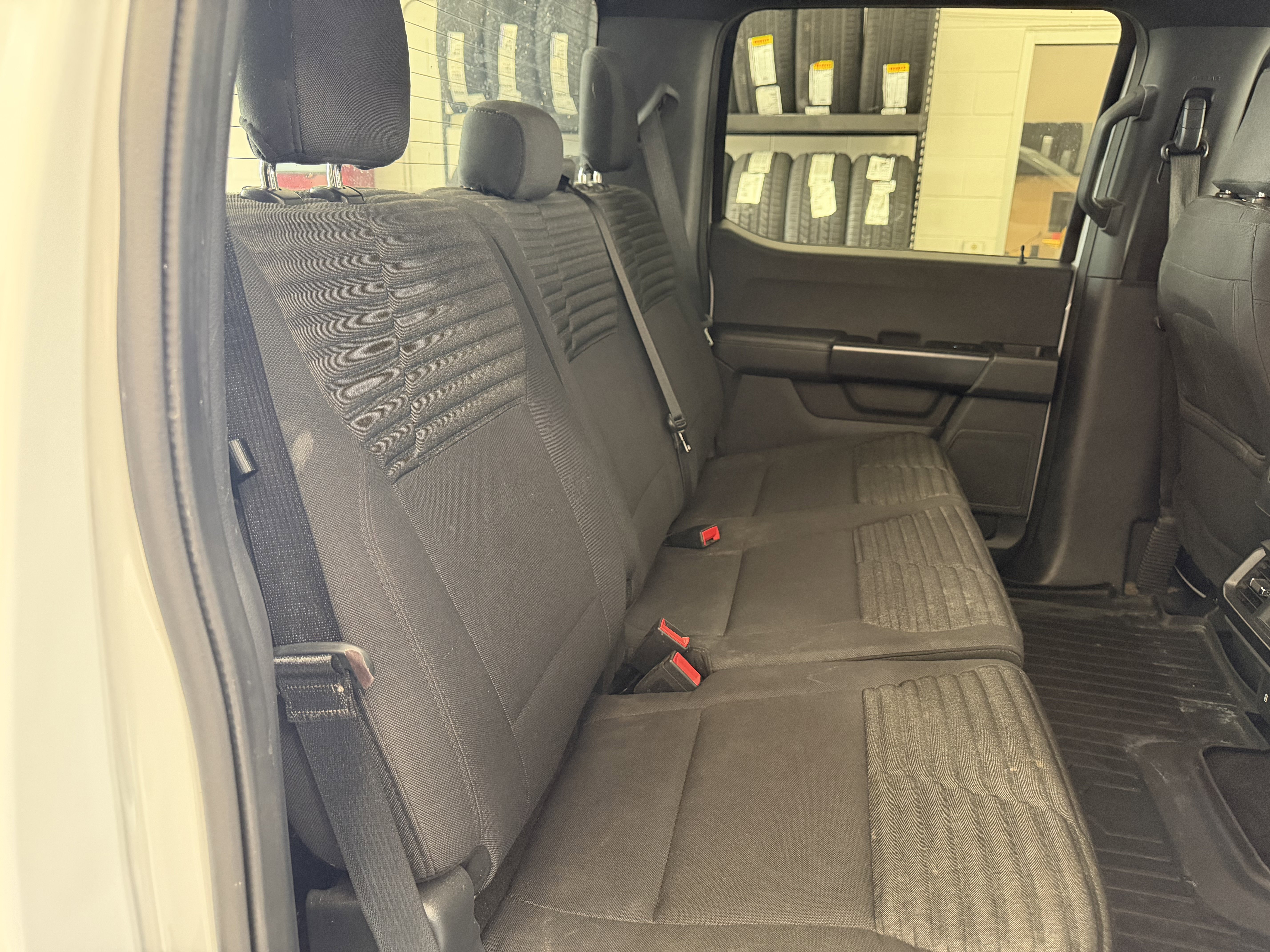 Used 2022 White Metallic Ford XL image 32