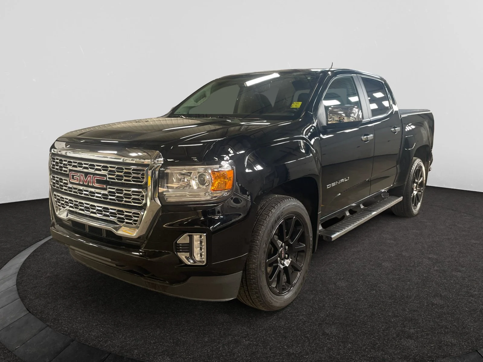 Used 2022 BLACK GMC Crew Cab 4WD DENALI image 1