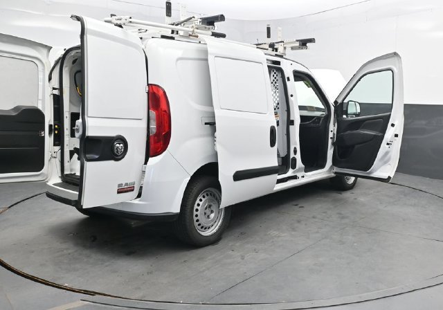 Used 2022 White Ram Base image 47