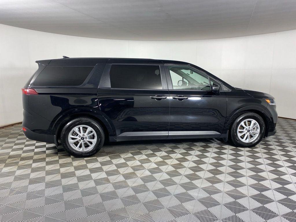Used 2022 Aurora Black Kia LXS image 8