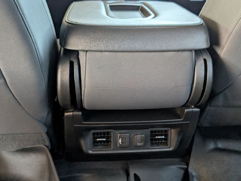 Used 2020 SUMMIT WHITE Chevrolet LT image 16