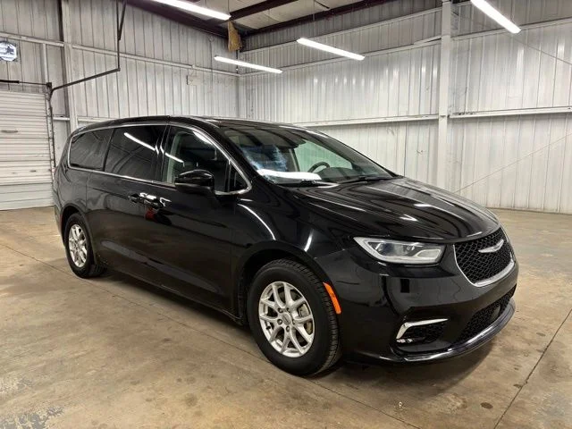 Used 2023 Black Chrysler Touring L image 1