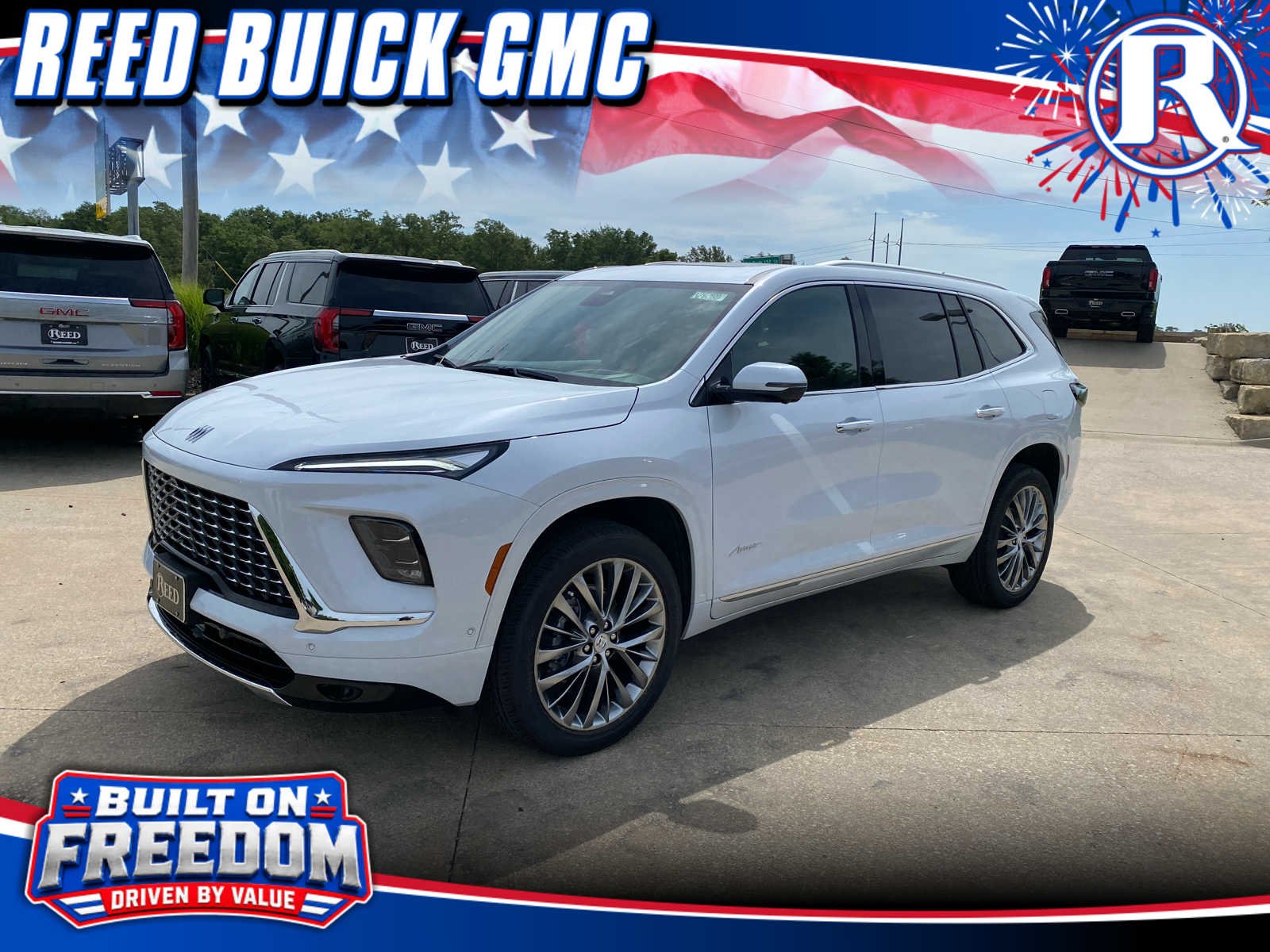 2026 Buick Enclave Avenir AWD's photo