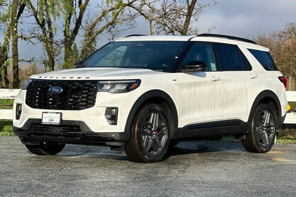 New 2026 White Metallic Ford ST-Line image 8