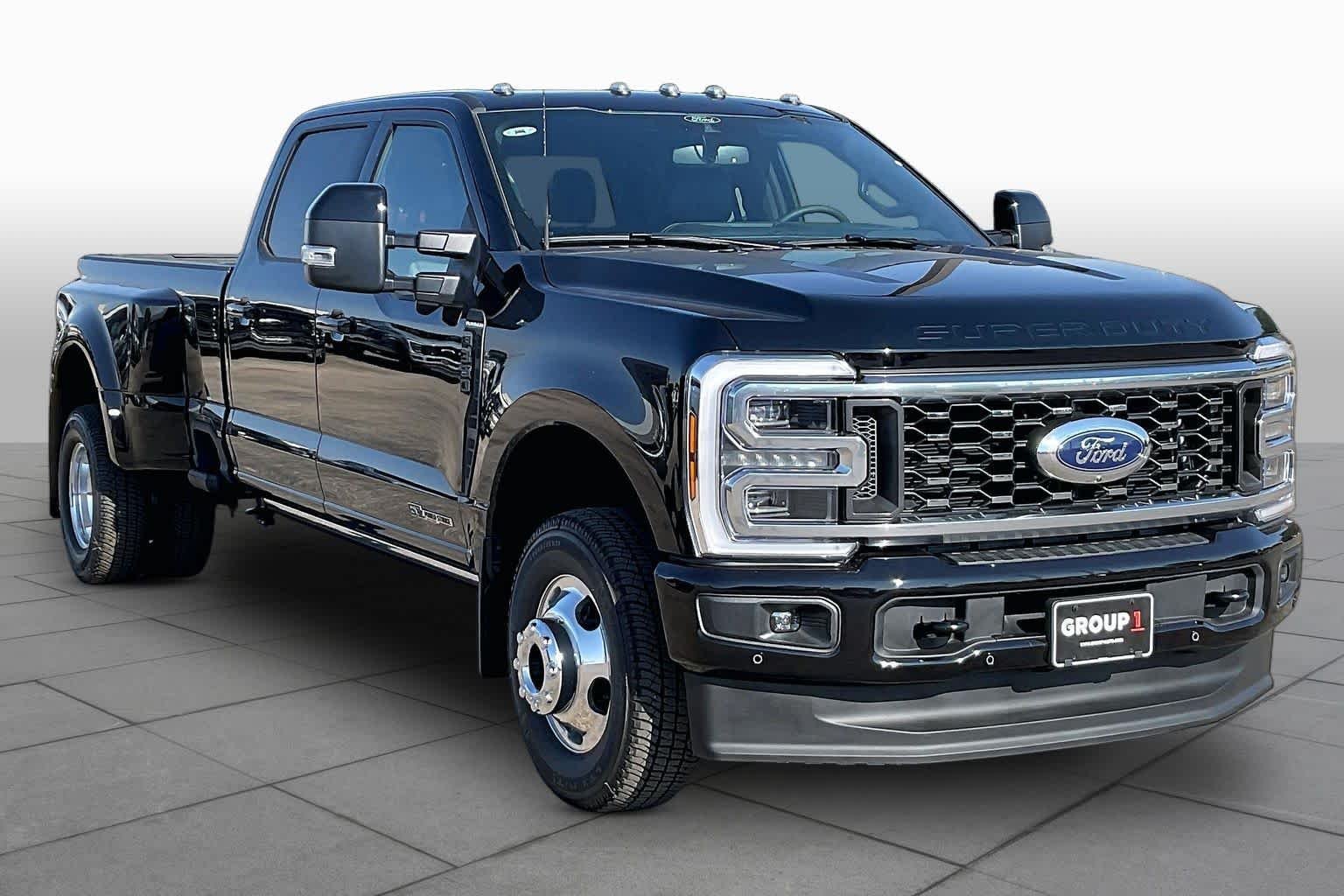 New 2026 Agate Black Metallic Ford F-350® Platinum® image 2