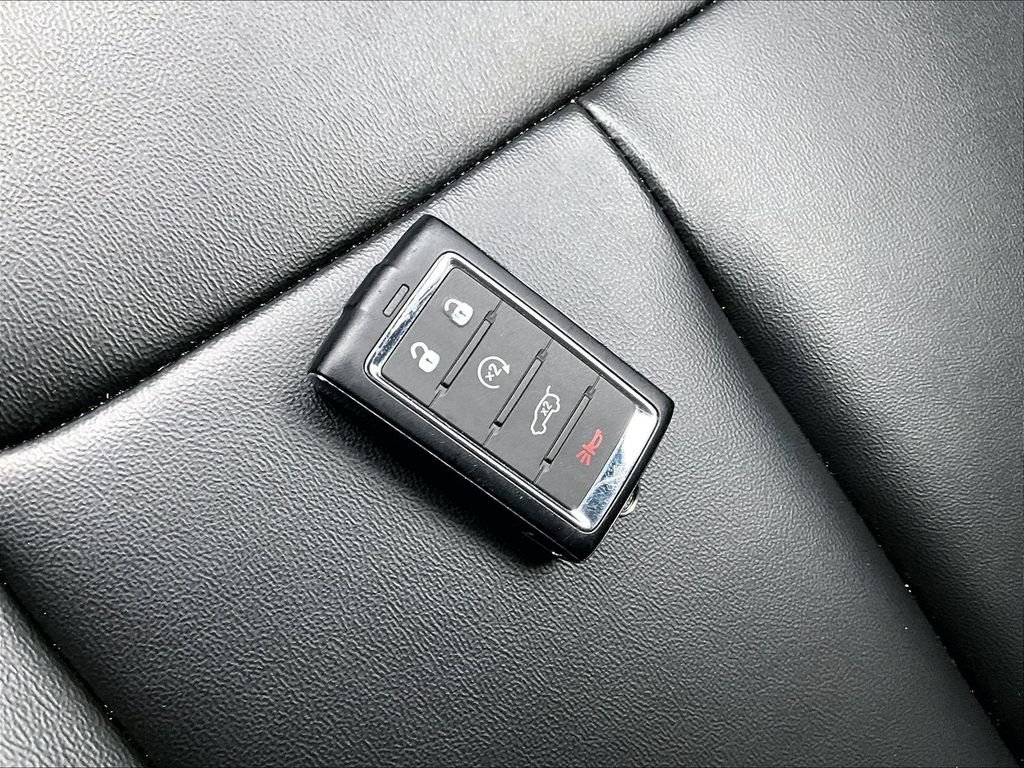 Used 2024 Silver Jeep 4xe image 29