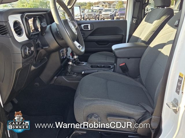 Used 2024 White Jeep Sahara image 5